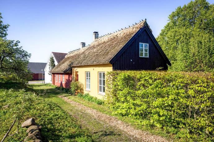 Onkel Enkels Pensionat Tomelilla Bagian luar foto